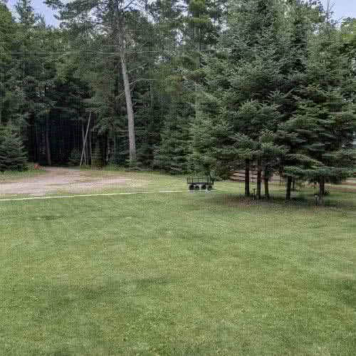 O Smile Awhile em Eagle River, WI, oferece amplo estacionamento gratuito, com bastante espa&ccedil;o para reboques de barcos, ve&iacute;culos para transporte de motos de neve e v&aacute;rios ve&iacute;culos.