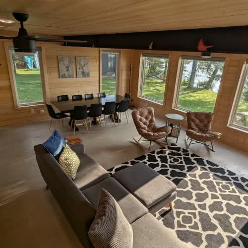 A Smile Awhile em Eagle River, WI, disp&otilde;e de uma geladeira de tamanho normal, ideal para estadias de f&eacute;rias prolongadas.